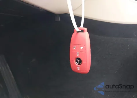 2017 Mercedes-Benz E 300 4Matic z USA, uszkodzony, nr VIN WDDZF4KB5HA088342